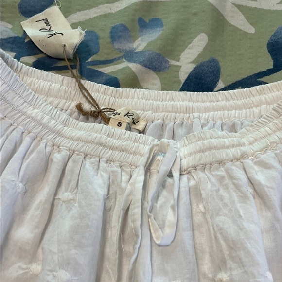 Elegant White Eyelet A-Line Skirt New with tag - Picture 5 of 9